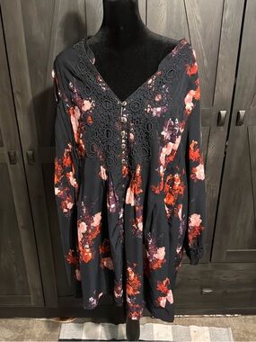 Roaman's Black Floral Lace-Trim Blouse